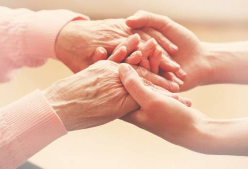 Πάρκινσον: Πρώιμο σημάδι εάν ανοιγοκλείνετε τα μάτια με ακαθόριστο ρυθμό