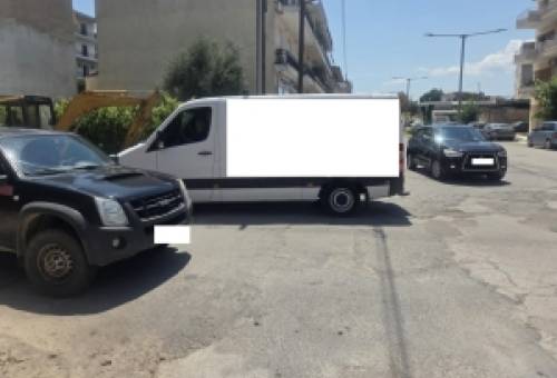 Μονόδρομος η… μονοδρόμηση της στενόχωρης Τριακοσίων