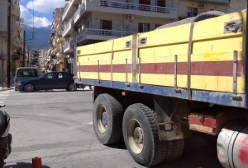 Προσοχή: Πέφτουν κλήσεις της Τροχαίας και άμμος στο Open Mall Σπάρτης