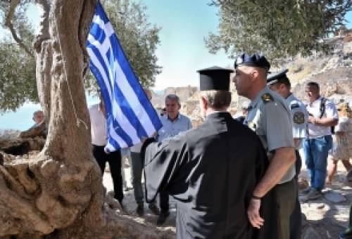 Σημάνθηκε ως θεματοφύλακας του '21 η θρυλική Ελιά της Μονεμβασιάς