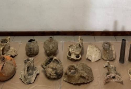 Κατάστημα-αποθήκη αρχαιοτήτων σε χωριό της Μεσσηνίας