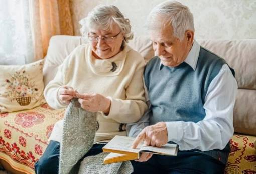 Γιατί κάποιοι φτάνουν τα 100 χωρίς να κόψουν τσιγάρο και αλκοόλ