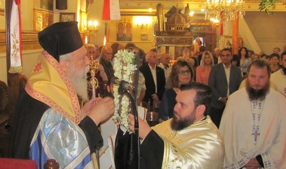 &Omicron; &Theta;&epsilon;&omicron;&lambda;ό&gamma;&omicron;&sigmaf; &gamma;&iota;ό&rho;&tau;&alpha;&sigma;&epsilon; &tau;&omicron;&nu; &pi;&rho;&omicron;&sigma;&tau;ά&tau;&eta; &kappa;&alpha;&iota; &pi;&omicron;&lambda;&iota;&omicron;ύ&chi;&omicron; &tau;&omicron;&upsilon;