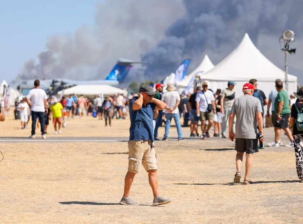 Ό&tau;&alpha;&nu; &eta; &gamma;&iota;&omicron;&rho;&tau;ή &gamma;ί&nu;&epsilon;&tau;&alpha;&iota; &tau;&rho;&alpha;&gamma;&omega;&delta;ί&alpha;