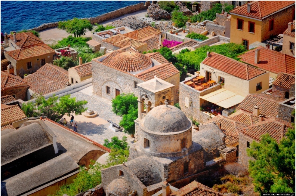 &laquo;&Eta; &omicron;&mu;&omicron;&rho;&phi;ό&tau;&epsilon;&rho;&eta; &kappa;&rho;&upsilon;&mu;&mu;έ&nu;&eta; &pi;ό&lambda;&eta;-&phi;&rho;&omicron;ύ&rho;&iota;&omicron;&raquo;