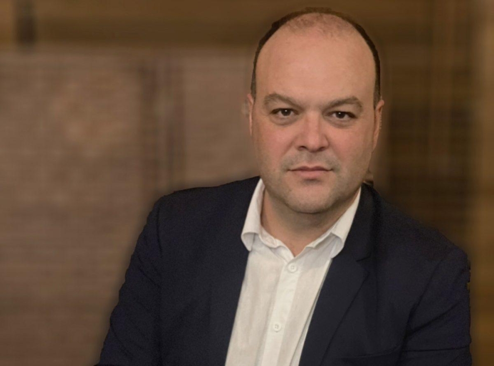 &laquo;&Pi;&epsilon;&lambda;&omicron;&pi;ό&nu;&nu;&eta;&sigma;&omicron;&sigmaf;&ndash;&Alpha;&phi;&epsilon;&tau;&eta;&rho;ί&alpha; &Zeta;&omega;ή&sigmaf;&raquo;: &laquo;&Sigma;&tau;&alpha; &chi;&alpha;&rho;&tau;&iota;ά &kappa;&alpha;&iota; &tau;&omicron; &phi;&upsilon;&sigma;&iota;&kappa;ό &alpha;έ&rho;&iota;&omicron; &gamma;&iota;&alpha; &tau;&eta; &Lambda;&alpha;&kappa;&omega;&nu;ί&alpha;&raquo;