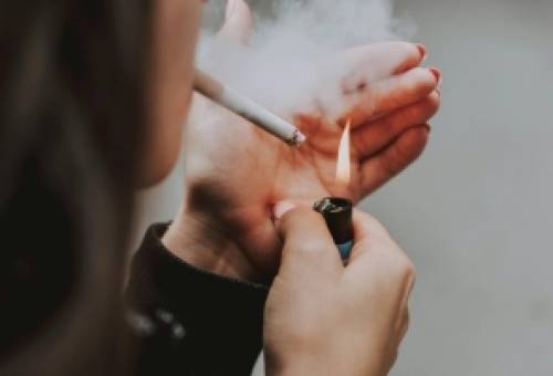 Φωτιά στις τιμές των τσιγάρων βάζει η ΕΕ