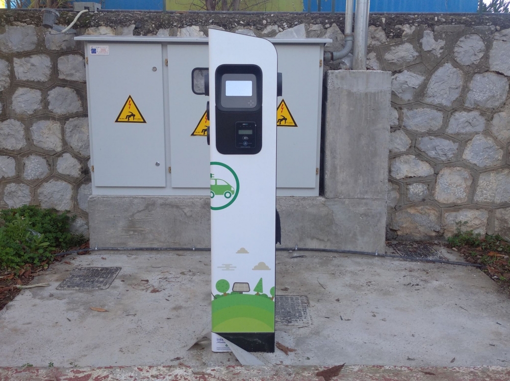 Σταθμός φόρτισης ηλεκτρικών οχημάτων στη Σπάρτη (ΦΩΤΟ)