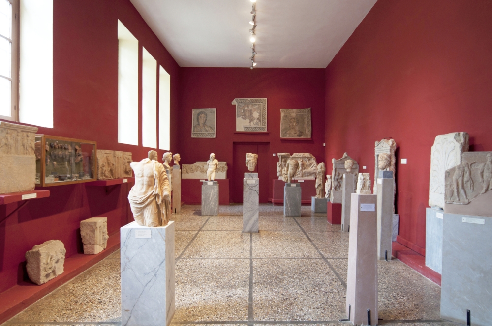 &Chi;&epsilon;&iota;&mu;&epsilon;&rho;&iota;&nu;ό &omega;&rho;ά&rho;&iota;&omicron; &lambda;&epsilon;&iota;&tau;&omicron;&upsilon;&rho;&gamma;ί&alpha;&sigmaf; &alpha;&rho;&chi;&alpha;&iota;&omicron;&lambda;&omicron;&gamma;&iota;&kappa;ώ&nu; &chi;ώ&rho;&omega;&nu; &kappa;&alpha;&iota; &mu;&omicron;&upsilon;&sigma;&epsilon;ί&omega;&nu; &sigma;&tau;&eta; &Lambda;&alpha;&kappa;&omega;&nu;ί&alpha;