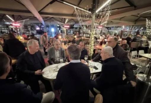 «Αγκαζέ» Σαμαράς-Καραμανλής έδειξαν ξανά… διαθέσεις από Καλαμάτα