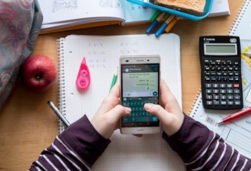 «Οχι» smartphones στα σχολεία ζητεί ο ΟΗΕ