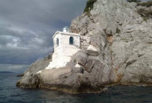 Ο Κωστής στην Κρασοπαναγιά (Μέθανα)