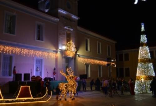Λαμπερή έναρξη των χριστουγεννιάτικων εκδηλώσεων στον Δ.Αν. Μάνης