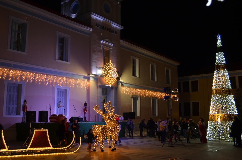 &Lambda;&alpha;&mu;&pi;&epsilon;&rho;ή έ&nu;&alpha;&rho;&xi;&eta; &tau;&omega;&nu; &chi;&rho;&iota;&sigma;&tau;&omicron;&upsilon;&gamma;&epsilon;&nu;&nu;&iota;ά&tau;&iota;&kappa;&omega;&nu; &epsilon;&kappa;&delta;&eta;&lambda;ώ&sigma;&epsilon;&omega;&nu; &sigma;&tau;&omicron;&nu; &Delta;.&Alpha;&nu;. &Mu;ά&nu;&eta;&sigmaf;