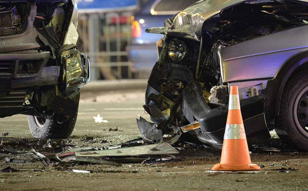 &Alpha;&iota;&mu;&alpha;&tau;&eta;&rho;ό&sigmaf; &Alpha;&pi;&rho;ί&lambda;&iota;&omicron;&sigmaf; &sigma;&tau;&eta;&nu; ά&sigma;&phi;&alpha;&lambda;&tau;&omicron; &tau;&eta;&sigmaf; &Pi;&epsilon;&lambda;&omicron;&pi;&omicron;&nu;&nu;ή&sigma;&omicron;&upsilon;