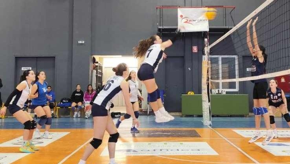 &Beta;ό&lambda;&epsilon;ϊ &Gamma;&upsilon;&nu;&alpha;&iota;&kappa;ώ&nu; &Kappa;18: &Epsilon;&mu;&phi;&alpha;&tau;&iota;&kappa;ή &nu;ί&kappa;&eta; &sigma;&tau;&eta;&nu; &Kappa;&alpha;&lambda;&alpha;&mu;ά&tau;&alpha; &gamma;&iota;&alpha; &tau;&alpha; &kappa;&omicron;&rho;ί&tau;&sigma;&iota;&alpha; &tau;&omicron;&upsilon; &Alpha;&Pi;&Omicron;&Epsilon;&Lambda;