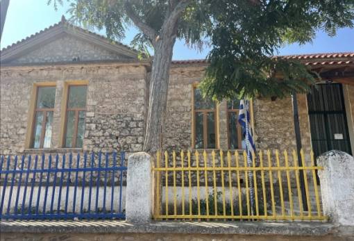 Ανακαινίζεται το Δημοτικό Σχολείο Δαφνίου
