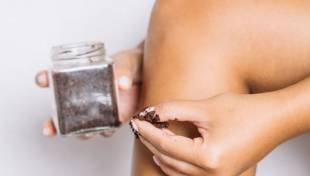 &Kappa;&alpha;&phi;έ&sigmaf; &kappa;&alpha;&iota; &zeta;ά&chi;&alpha;&rho;&eta;: &Tau;&omicron; &alpha;&pi;&lambda;ό scrub &pi;&omicron;&upsilon; &chi;&alpha;&rho;ί&zeta;&epsilon;&iota; &beta;&epsilon;&lambda;&omicron;ύ&delta;&iota;&nu;&alpha; &chi;έ&rho;&iota;&alpha; &sigma;&tau;&omicron; &lambda;&epsilon;&pi;&tau;ό