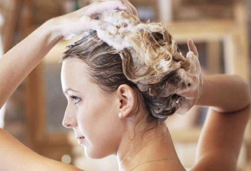 Τips για να φροντίσεις σωστά τα βαμμένα ξανθά μαλλιά