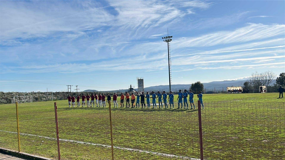 &Alpha;&rsquo; &Kappa;&alpha;&tau;&eta;&gamma;&omicron;&rho;ί&alpha; &Lambda;&alpha;&kappa;&omega;&nu;ί&alpha;&sigmaf;: &laquo;&Delta;&iota;&pi;&lambda;ό&raquo; &kappa;&omicron;&rho;&upsilon;&phi;ή&sigmaf; &sigma;&tau;&omicron; &tau;έ&lambda;&omicron;&sigmaf; &alpha;&pi;ό &tau;&omicron;&nu; &Alpha;&sigma;&tau;έ&rho;&alpha; &Beta;&lambda;&alpha;&chi;&iota;ώ&tau;&eta;