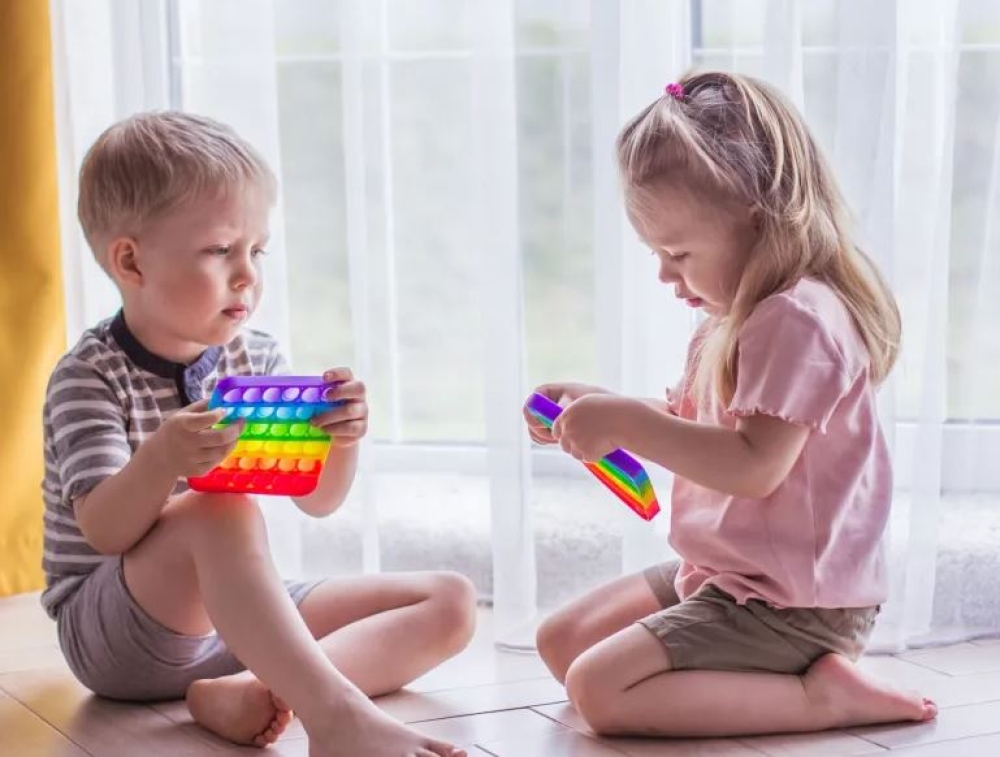 &Alpha;&upsilon;&tau;&iota;&sigma;&mu;ό&sigmaf; &kappa;&alpha;&iota; &phi;ύ&lambda;&omicron;: &Gamma;&iota;&alpha;&tau;ί &tau;&alpha; &kappa;&omicron;&rho;ί&tau;&sigma;&iota;&alpha; &delta;&iota;&alpha;&gamma;&iota;&gamma;&nu;ώ&sigma;&kappa;&omicron;&nu;&tau;&alpha;&iota; &pi;&iota;&omicron; &alpha;&rho;&gamma;ά