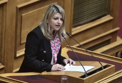 Επανέρχεται στο θέμα των αιολικών στη Μάνη η Ν. Γρηγοράκου