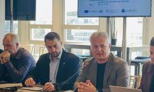 &Sigma;&tau;&omicron; &delta;&iota;ά&lambda;&omicron;&gamma;&omicron; &gamma;&iota;&alpha; &tau;&eta; &nu;έ&alpha; &Sigma;&tau;&rho;&alpha;&tau;&eta;&gamma;&iota;&kappa;ή &Pi;&epsilon;&rho;&iota;&phi;&epsilon;&rho;&epsilon;&iota;&alpha;&kappa;ή&sigmaf; &Alpha;&nu;ά&pi;&tau;&upsilon;&xi;&eta;&sigmaf; &eta; &Pi;&epsilon;&lambda;&omicron;&pi;ό&nu;&nu;&eta;&sigma;&omicron;&sigmaf;