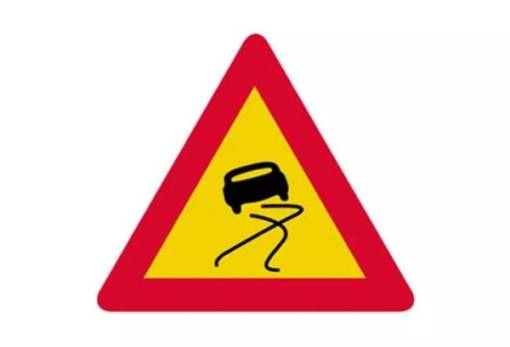 Ολισθηρότητα στο οδικό δίκτυο της Λακωνίας από τη βροχή!