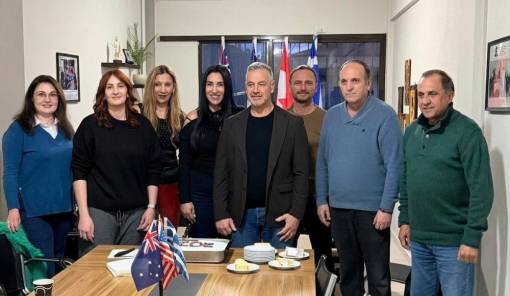 &Pi;&lambda;&omicron;ύ&sigma;&iota;&omicron; &pi;&rho;ό&gamma;&rho;&alpha;&mu;&mu;&alpha; &epsilon;&kappa;&delta;&eta;&lambda;ώ&sigma;&epsilon;&omega;&nu; &sigma;&tau;&eta;&nu; &laquo;&Epsilon;&beta;&delta;&omicron;&mu;ά&delta;&alpha; &Omicron;&mu;&omicron;&gamma;&epsilon;&nu;ώ&nu;&raquo;
