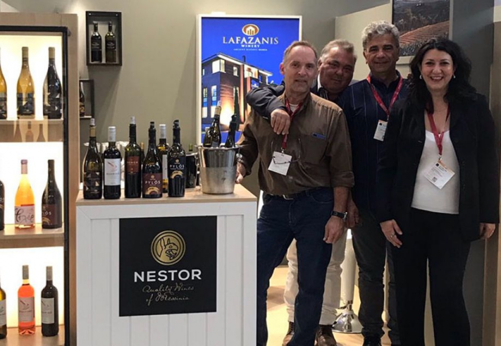 &laquo;&Mu;έ&theta;&upsilon;&sigma;&epsilon;&raquo; &tau;&omicron; &Nu;&tau;ί&sigma;&epsilon;&lambda;&nu;&tau;&omicron;&rho;&phi; &alpha;&pi;ό &tau;&omicron;&nu; &pi;&epsilon;&lambda;&omicron;&pi;&omicron;&nu;&nu;&eta;&sigma;&iota;&alpha;&kappa;ό &omicron;ί&nu;&omicron;