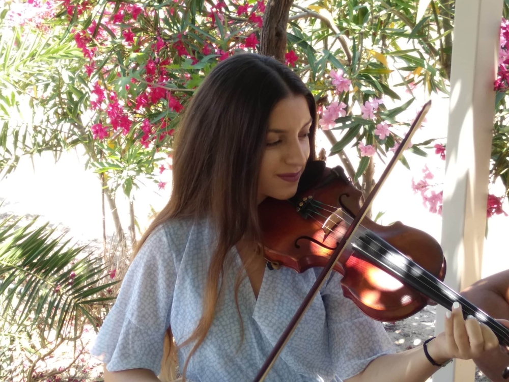 &Mu;&omicron;&upsilon;&sigma;&iota;&kappa;ή &beta;&rho;&alpha;&delta;&iota;ά &sigma;&epsilon; &nu;&eta;&sigma;&iota;ώ&tau;&iota;&kappa;&alpha;  &kappa;&alpha;&iota; &lambda;&alpha;ϊ&kappa;ά &mu;&omicron;&nu;&omicron;&pi;ά&tau;&iota;&alpha; &sigma;&tau;&eta;&nu; &Alpha;&pi;&iota;&delta;&iota;ά