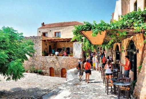 Τουρισμός: Πρώτο καμπανάκι η πτώση των εισπράξεων τον Ιούλιο