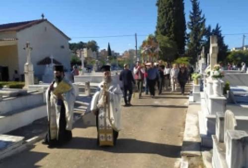 «Η Ζωή εν Τάφω» στο Α’ Κοιμητήριο Σπάρτης: Από τον Επιτάφιο στο φως της Αναστάσεως