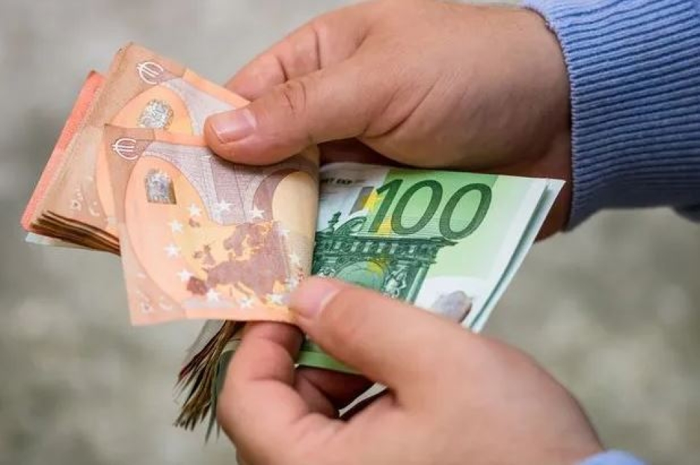 &Omicron; &chi;ά&rho;&tau;&eta;&sigmaf; &tau;&omega;&nu; &pi;&lambda;&eta;&rho;&omega;&mu;ώ&nu; &alpha;&pi;ό &tau;&omicron;&nu; e-&Epsilon;&Phi;&Kappa;&Alpha; &kappa;&alpha;&iota; &tau;&eta; &Delta;&Upsilon;&Pi;&Alpha; έ&omega;&sigmaf; &tau;&iota;&sigmaf; 28 &Alpha;&upsilon;&gamma;&omicron;ύ&sigma;&tau;&omicron;&upsilon;