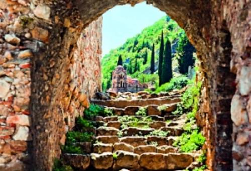 Γυρίσματα σε Μυστρά και Μονεμβασία για τη δημιουργία ντοκιμαντέρ