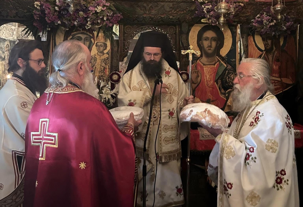 &Theta;&epsilon;ί&alpha; &Lambda;&epsilon;&iota;&tau;&omicron;&upsilon;&rho;&gamma;ί&alpha; &sigma;&tau;&eta;&nu; &Iota;&epsilon;&rho;ά &Mu;&omicron;&nu;ή &Zeta;&omega;&omicron;&delta;ό&chi;&omicron;&upsilon; &Pi;&eta;&gamma;ή&sigmaf; &Mu;&pi;&alpha;&rho;&sigma;&iota;&nu;ί&kappa;&omicron;&upsilon;