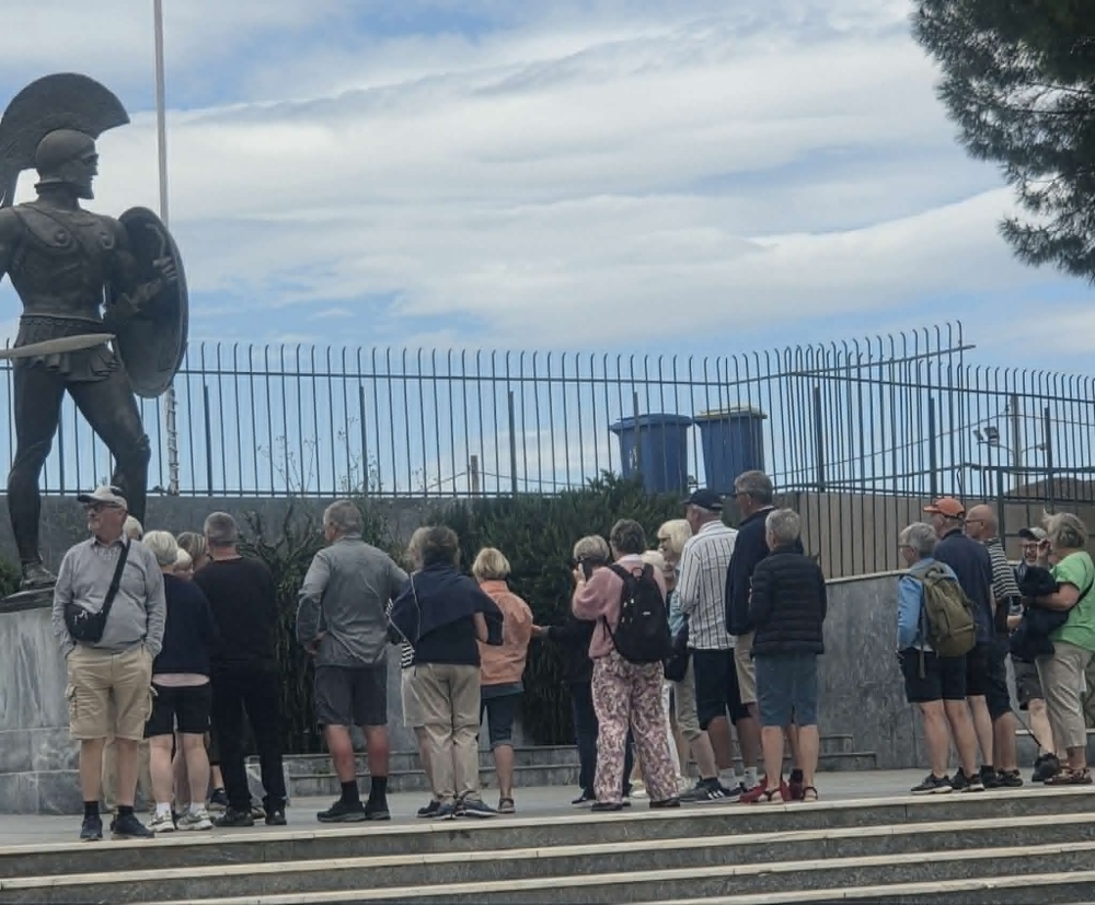 &Sigma;&tau;ά&sigma;&eta; &laquo;&lambda;&alpha;&kappa;&omega;&nu;&iota;&kappa;ή&raquo;, ό&chi;&iota; &alpha;&pi;ό &phi;&iota;&lambda;&omicron;&sigma;&omicron;&phi;ί&alpha;&hellip;