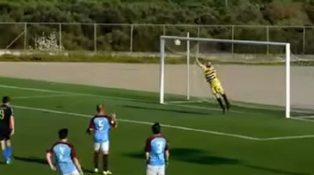 &Alpha;&rsquo; &Kappa;&alpha;&tau;&eta;&gamma;&omicron;&rho;ί&alpha; &Lambda;&alpha;&kappa;&omega;&nu;ί&alpha;&sigmaf;: &laquo;&Phi;&omega;&tau;&iota;ά&raquo; &sigma;&tau;&eta;&nu; &kappa;&omicron;&rho;&upsilon;&phi;ή, &theta;&rho;ί&lambda;&epsilon;&rho; &sigma;&tau;&eta;&nu; &tau;&epsilon;&tau;&rho;ά&delta;&alpha;