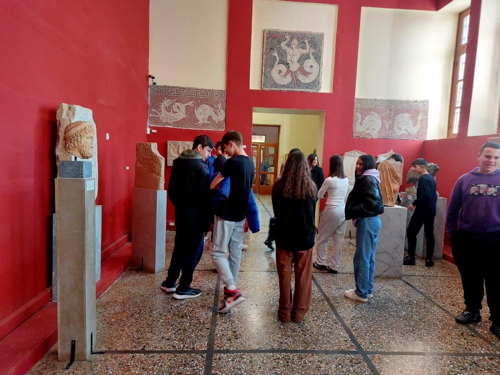 &Mu;&alpha;&theta;&eta;&tau;έ&sigmaf; &xi;&epsilon;&nu;&alpha;&gamma;ή&theta;&eta;&kappa;&alpha;&nu; &sigma;&tau;&omicron; &alpha;&nu;&alpha;&nu;&epsilon;&omega;&mu;έ&nu;&omicron; &Mu;&omicron;&upsilon;&sigma;&epsilon;ί&omicron; &Sigma;&pi;ά&rho;&tau;&eta;&sigmaf;