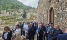 &Mu;&epsilon;&gamma;&alpha;&lambda;&omicron;&pi;&rho;&epsilon;&pi;ή &epsilon;&gamma;&kappa;&alpha;ί&nu;&iota;&alpha; &sigma;&epsilon;&hellip; &mu;&iota;&kappa;&rho;ά &tau;&epsilon;&tau;&rho;&alpha;&gamma;&omega;&nu;&iota;&kappa;ά