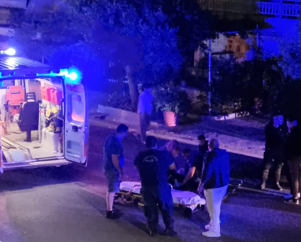 &Tau;&rho;&alpha;&upsilon;&mu;&alpha;&tau;ί&sigma;&tau;&eta;&kappa;&epsilon; 35&chi;&rho;&omicron;&nu;&omicron;&sigmaf;   &sigma;&epsilon; &tau;&rho;&omicron;&chi;&alpha;ί&omicron; &mu;&epsilon; &delta;ί&kappa;&upsilon;&kappa;&lambda;&omicron; &sigma;&tau;&eta; &Sigma;&pi;ά&rho;&tau;&eta;