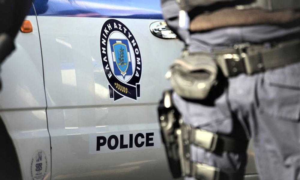 &Tau;&rho;&epsilon;&iota;&sigmaf; &pi;&epsilon;&rho;&iota;&pi;&tau;ώ&sigma;&epsilon;&iota;&sigmaf; &mu;&epsilon; &kappa;ά&nu;&nu;&alpha;&beta;&eta; &tau;&eta;&nu; &Pi;&alpha;&rho;&alpha;&sigma;&kappa;&epsilon;&upsilon;ή &sigma;&tau;&eta; &Lambda;&alpha;&kappa;&omega;&nu;ί&alpha;