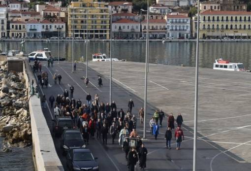 Με λαμπρότητα εορτάστηκε ο Άγιος Νικόλαος στο Γύθειο