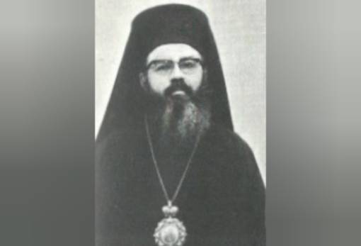 Τιμά τον προκάτοχό του, Μητροπολίτη Σωτήριο, ο Μάνης Χρυσόστομος Γ’