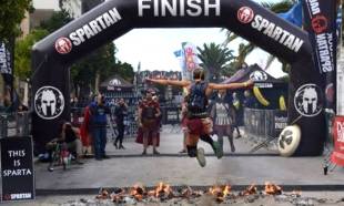 &laquo;Aroo&raquo; &mu;&epsilon;&hellip; &tau;&omicron; &alpha;&zeta;&eta;&mu;ί&omega;&tau;&omicron; &gamma;&iota;&alpha; &tau;&eta;&nu; &epsilon;&pi;&iota;&sigma;&tau;&rho;&omicron;&phi;ή &tau;&omicron;&upsilon; Spartan Race