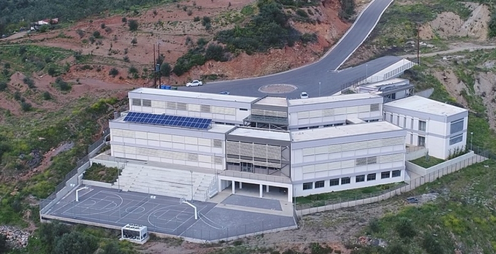 &Epsilon;&kappa;&kappa;&rho;&epsilon;&mu;&omicron;ύ&nu; &alpha;&pi;&alpha;&rho;&alpha;ί&tau;&eta;&tau;&epsilon;&sigmaf; &epsilon;&rho;&gamma;&alpha;&sigma;ί&epsilon;&sigmaf; &sigma;&tau;&omicron; &Mu;&omicron;&upsilon;&sigma;&iota;&kappa;ό &Sigma;&chi;&omicron;&lambda;&epsilon;ί&omicron; &Sigma;&pi;ά&rho;&tau;&eta;&sigmaf;: &laquo;&Omicron;&iota; &mu;έ&rho;&epsilon;&sigmaf; &pi;&epsilon;&rho;&nu;&omicron;ύ&nu; &kappa;&alpha;&iota; &delta;&epsilon;&nu; έ&chi;&epsilon;&iota; &xi;&epsilon;&kappa;&iota;&nu;ή&sigma;&epsilon;&iota; &alpha;&kappa;ό&mu;&eta; &tau;ί&pi;&omicron;&tau;&alpha;&raquo;