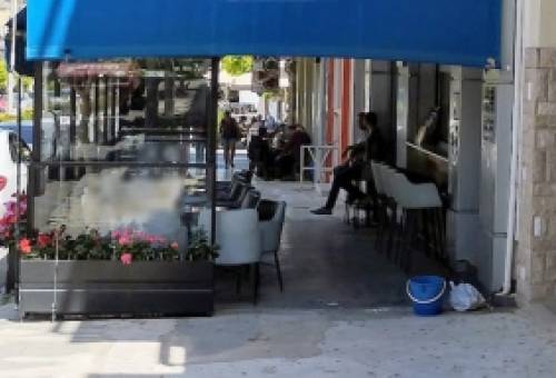 «Τραπεζάκια έξω», πεζοί σε απόγνωση στη Σπάρτη