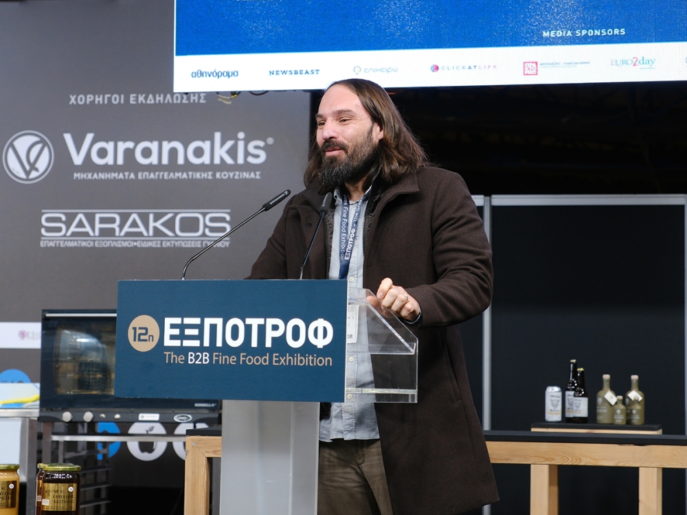 &Pi;&rho;&omega;&tau;&alpha;&gamma;&omega;&nu;ί&sigma;&tau;&rho;&iota;&alpha; &eta; &Pi;&epsilon;&lambda;&omicron;&pi;ό&nu;&nu;&eta;&sigma;&omicron;&sigmaf; &sigma;&tau;&eta;&nu; έ&kappa;&theta;&epsilon;&sigma;&eta; &laquo;&Epsilon;&Xi;&Pi;&Omicron;&Tau;&Rho;&Omicron;&Phi;&raquo;