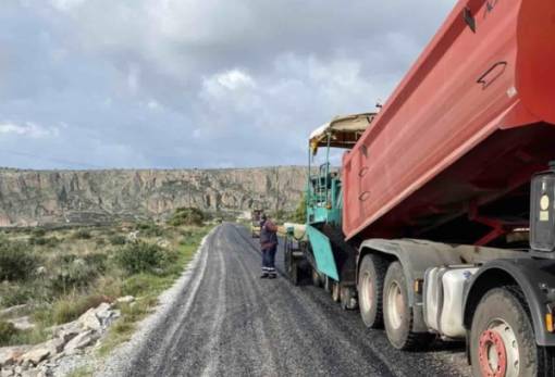 Συντηρείται και αλλάζει όψη το οδικό δίκτυο της Μάνης