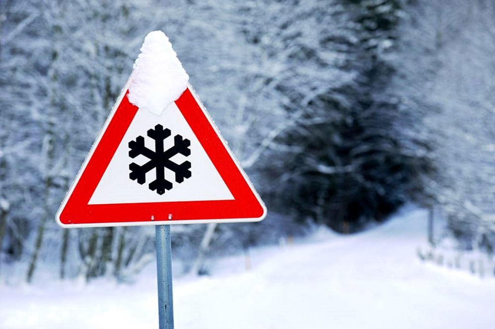 &Pi;&alpha;&rho;ά &tau;&iota;&sigmaf; &alpha;&kappa;&rho;&alpha;ί&epsilon;&sigmaf; &chi;&iota;&omicron;&nu;&omicron;&pi;&tau;ώ&sigma;&epsilon;&iota;&sigmaf;, &tau;&omicron; &chi;&iota;ό&nu;&iota; &mu;&epsilon;&iota;ώ&nu;&epsilon;&tau;&alpha;&iota; &pi;&alpha;&gamma;&kappa;&omicron;&sigma;&mu;ί&omega;&sigmaf;